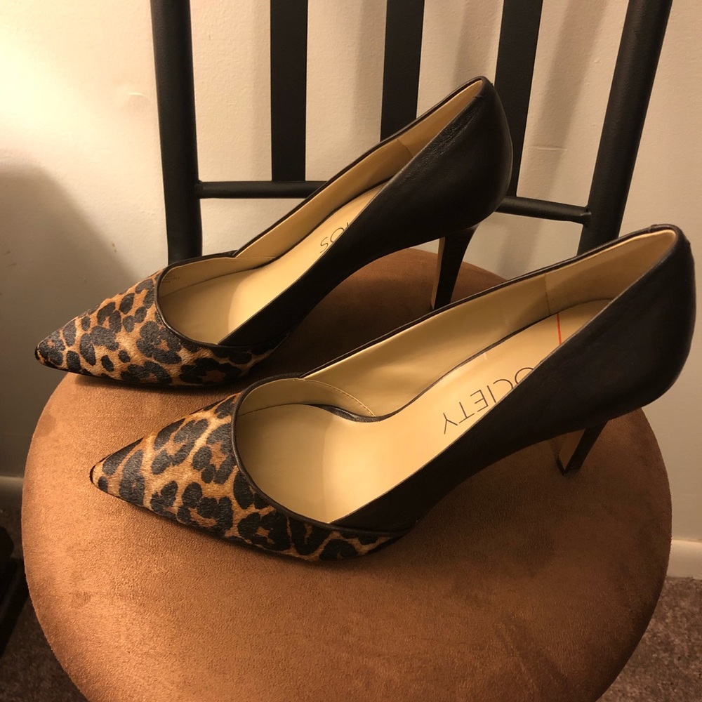 Fudge/ cheetah nap, leather pumps, size 10